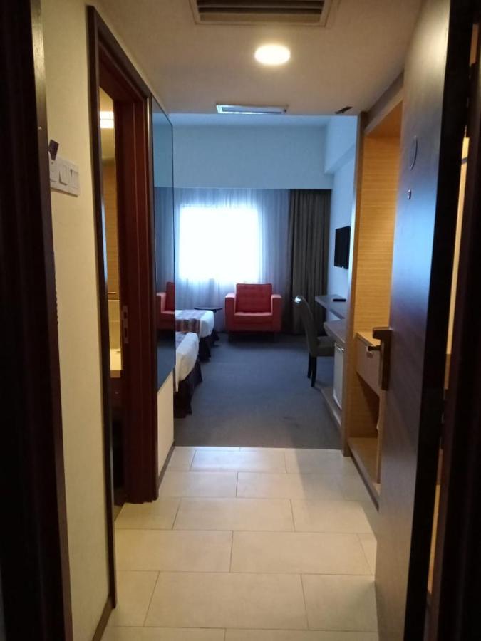 Grand Barakah Hotel Ampang  Exteriör bild