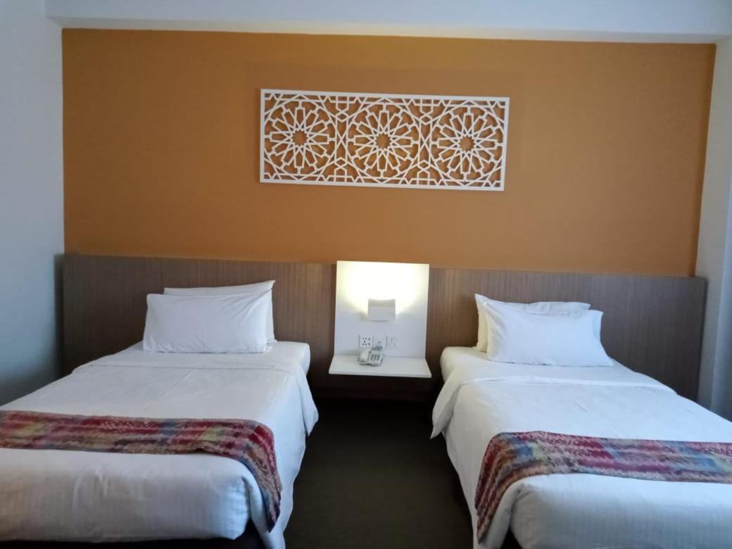 Grand Barakah Hotel Ampang  Exteriör bild