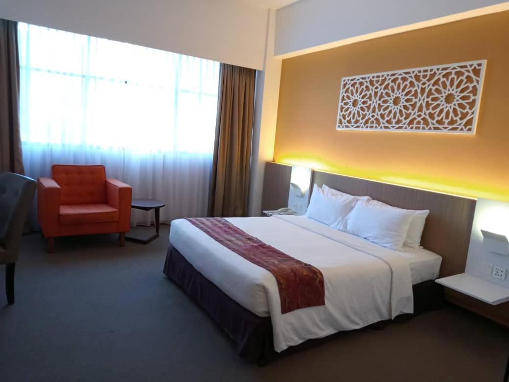 Grand Barakah Hotel Ampang  Exteriör bild